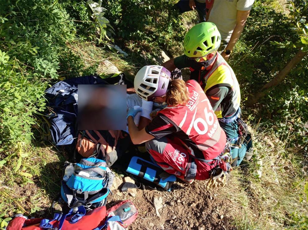 La Guardia Civil rescata a un montañero francés que sufre una caída en los ibones de Arriel