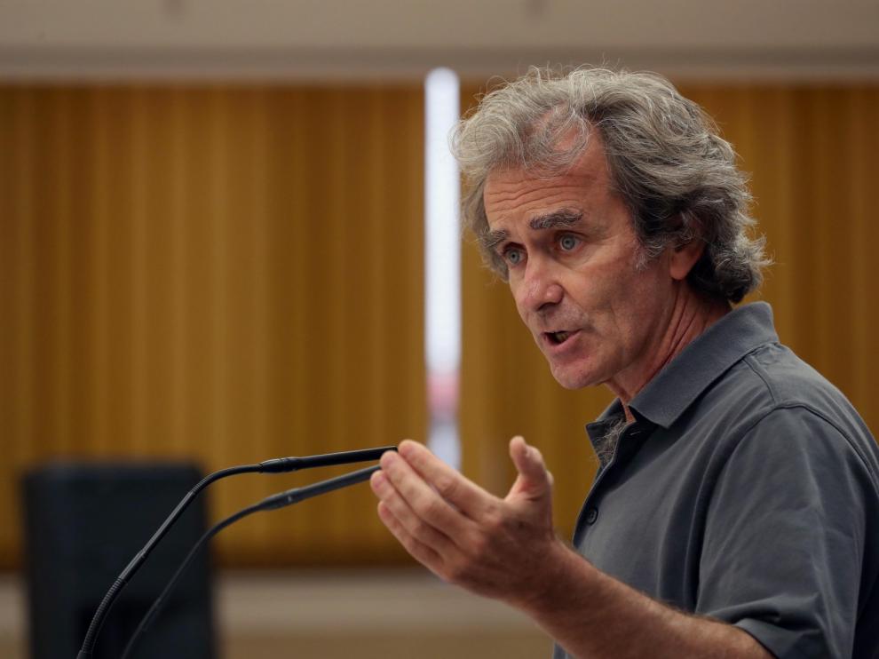 Fernando Simón dice que la situación es más favorable que en marzo pero seguimos en fase ascendente