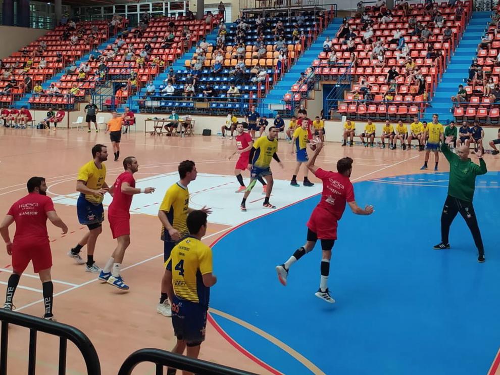 Test antes de los partidos y posibilidad de jugar con público