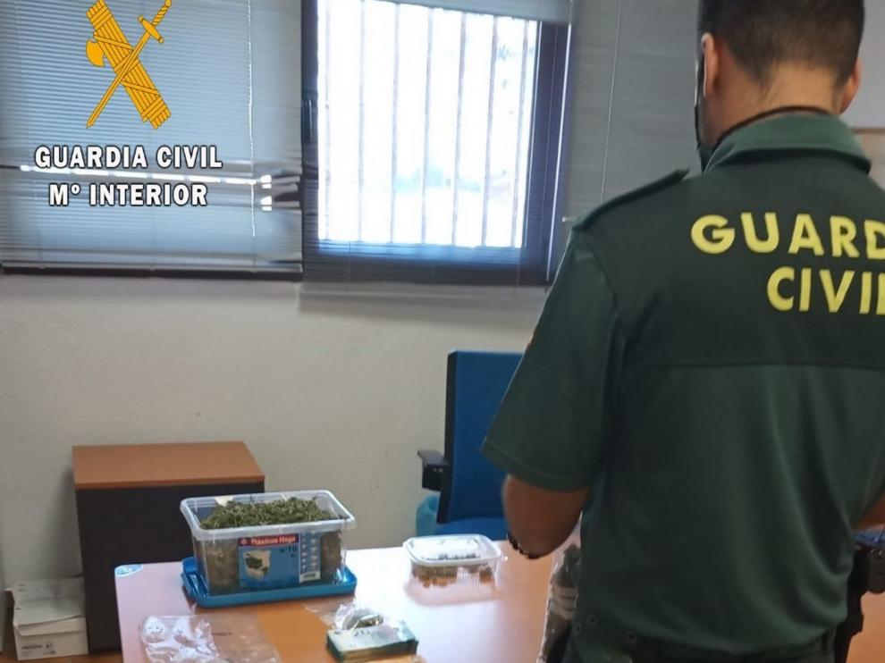Un detenido en Monzón por tráfico de drogas tras ser ayudado por la Guardia Civil al averiarse su coche