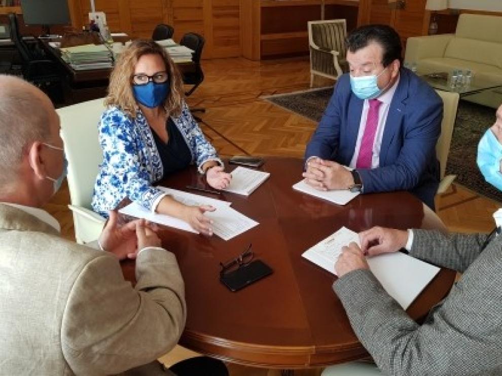 El Gobierno de Aragón revisará los protocolos de desinfección en los colegios