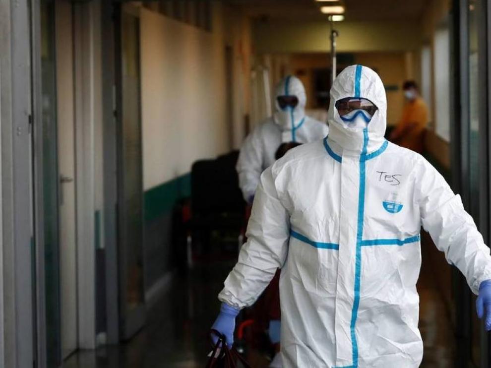El repunte del coronavirus en España, con 9.000 nuevos casos, vuelve a azotar las residencias