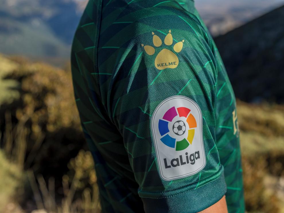 El Huesca pone este jueves a la venta una primera remesa de 3.000 camisetas