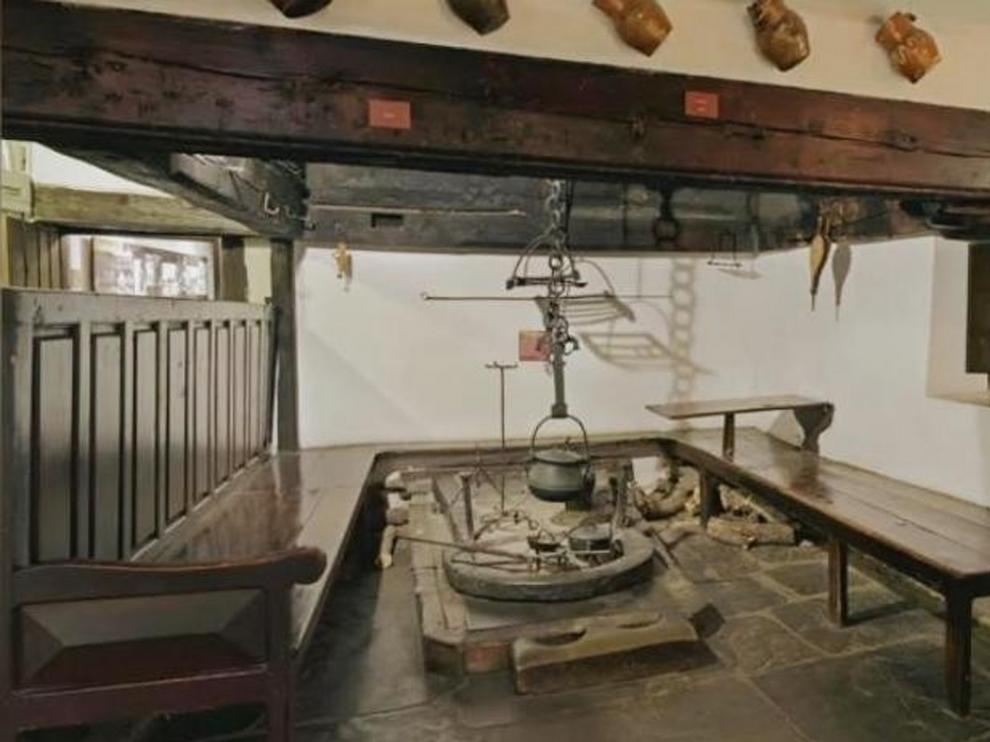 Concha Martínez Latre propone visitar el hogar de casa Batanero en Sabiñánigo