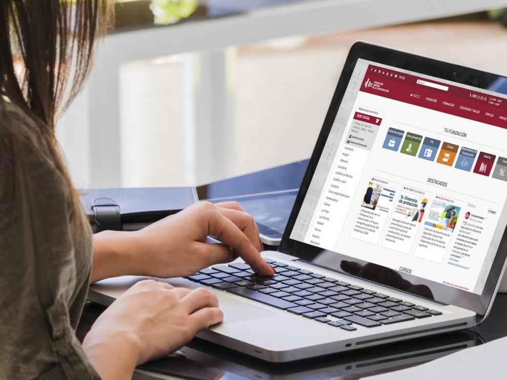 Más de 1.300 inscripciones a cursos gratuitos "online" de la FLC