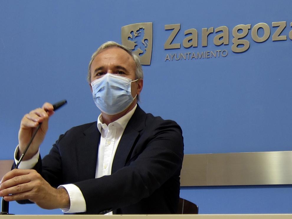 Azcón pide al Gobierno que se siente a negociar sobre los remanentes de los ayuntamientos