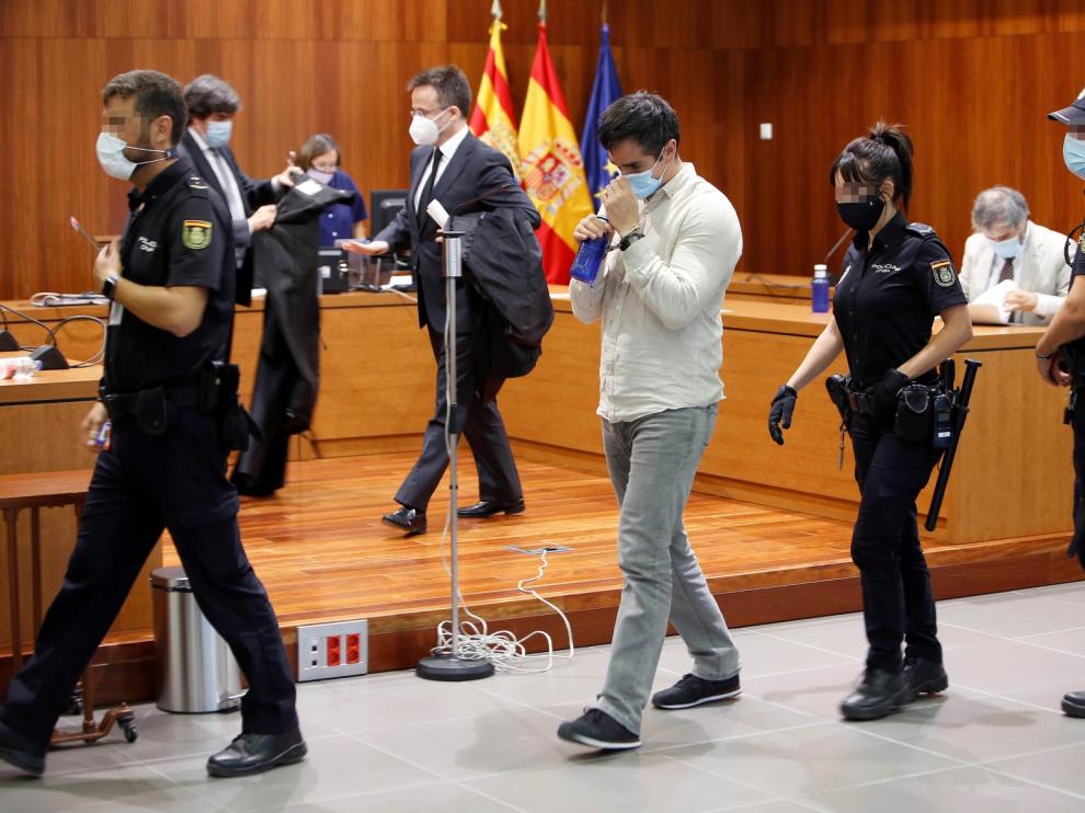 El jurado considera a Rodrigo Lanza culpable de la muerte violenta de Víctor Laínez