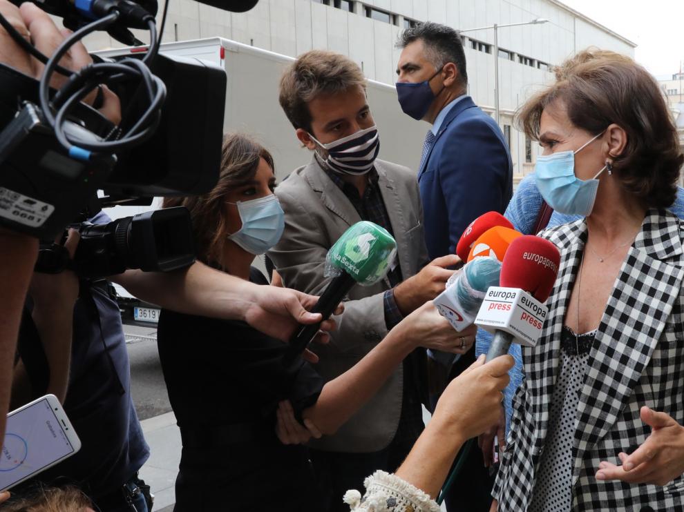 Carmen Calvo augura que 2021 será "el año difícil" y pide más colaboración
