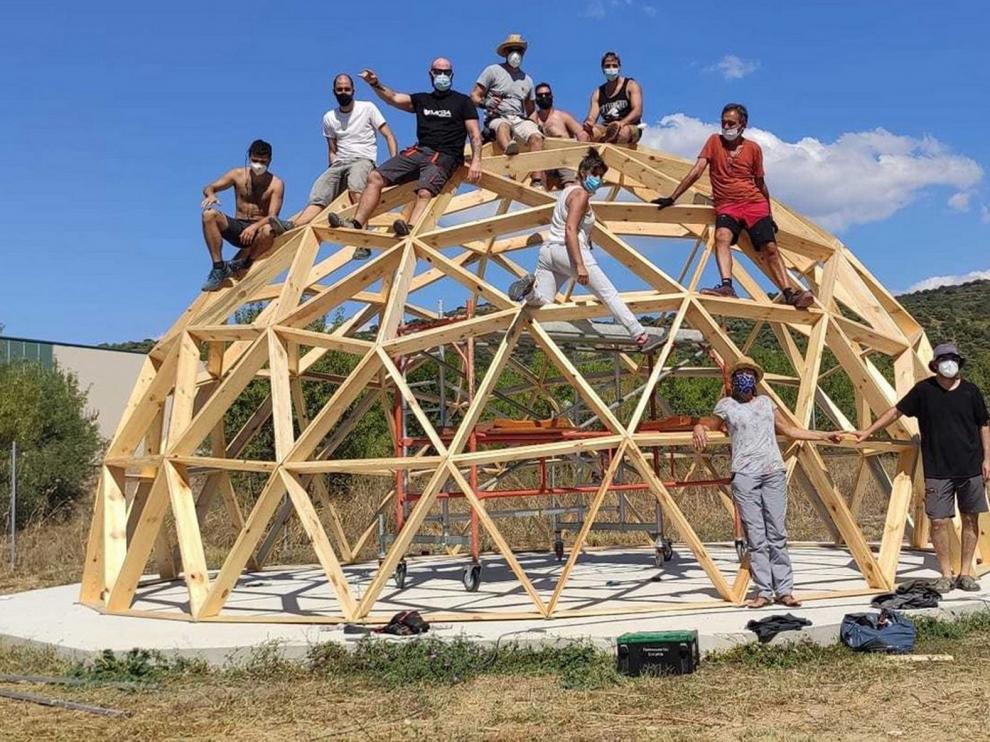 El albergue La Sabina de Down Huescan en Fonz amplía instalaciones con un Domo