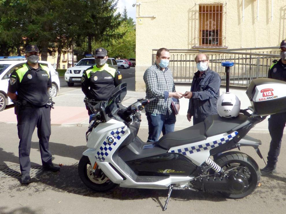 La Policía Local de Sabiñánigo adquiere una moto eléctrica