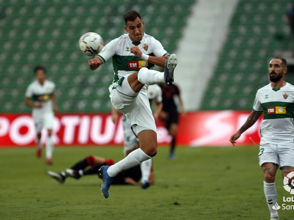 El oscense Dani Calvo debuta en la categoría con derrota del Elche