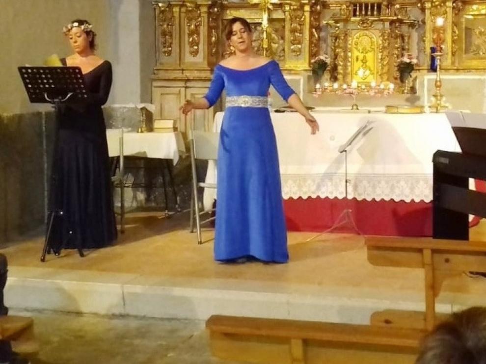 Laura Asso, Patricia Seral y Edith Artal interpretan "Los pilares del Serrablo"