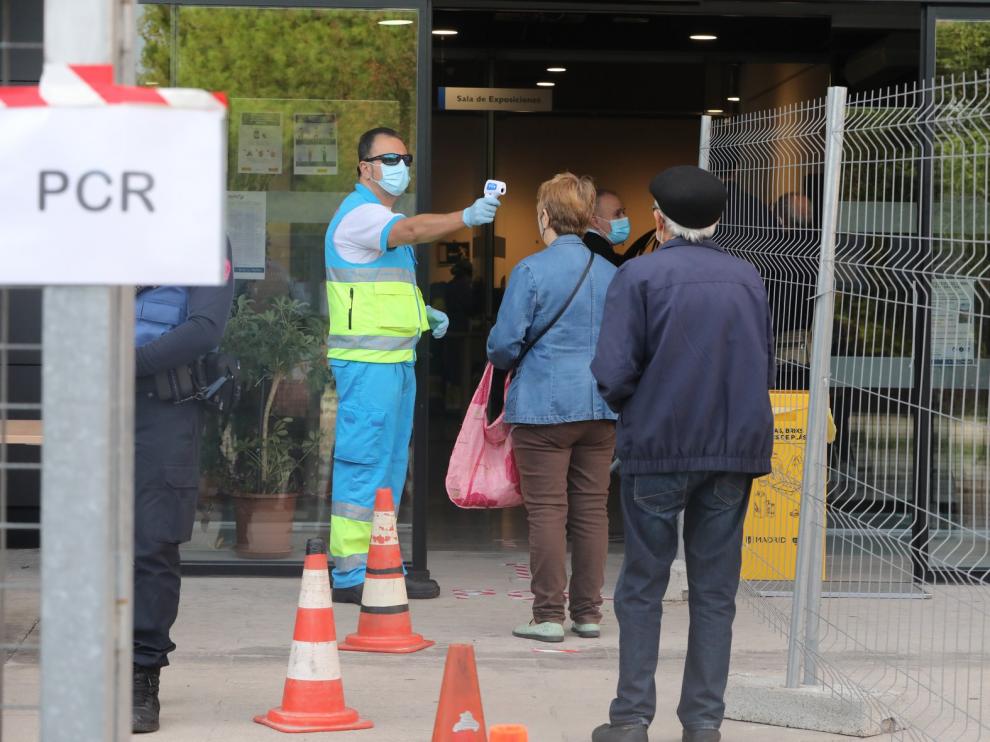 Madrid defiende su estrategia anticovid y rechaza la imposición del Ejecutivo