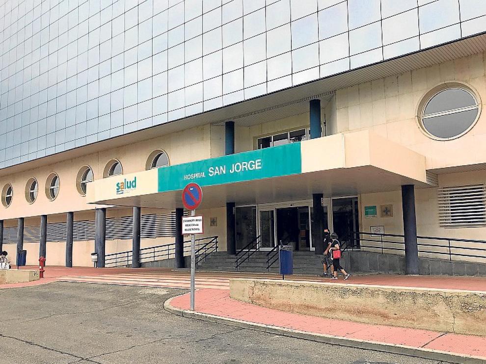 La UCI de San Jorge soporta "cada vez más presión" por la pandemia