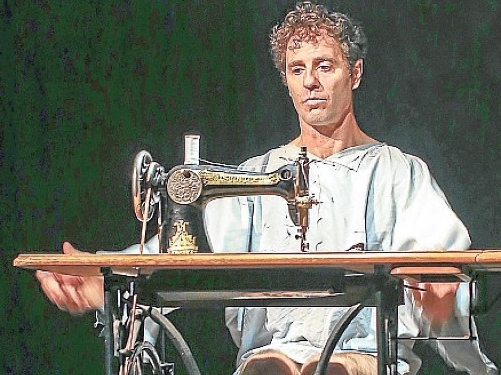 Manolo Alcántara: "Trabajo mucho mirando hacia dentro, con el corazón y el estómago"