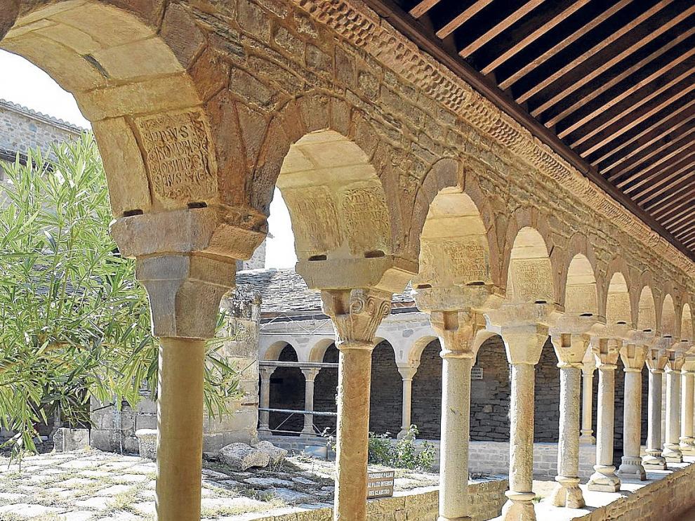Las inscripciones funerarias de la catedral de Roda de Isábena, únicas en el mundo