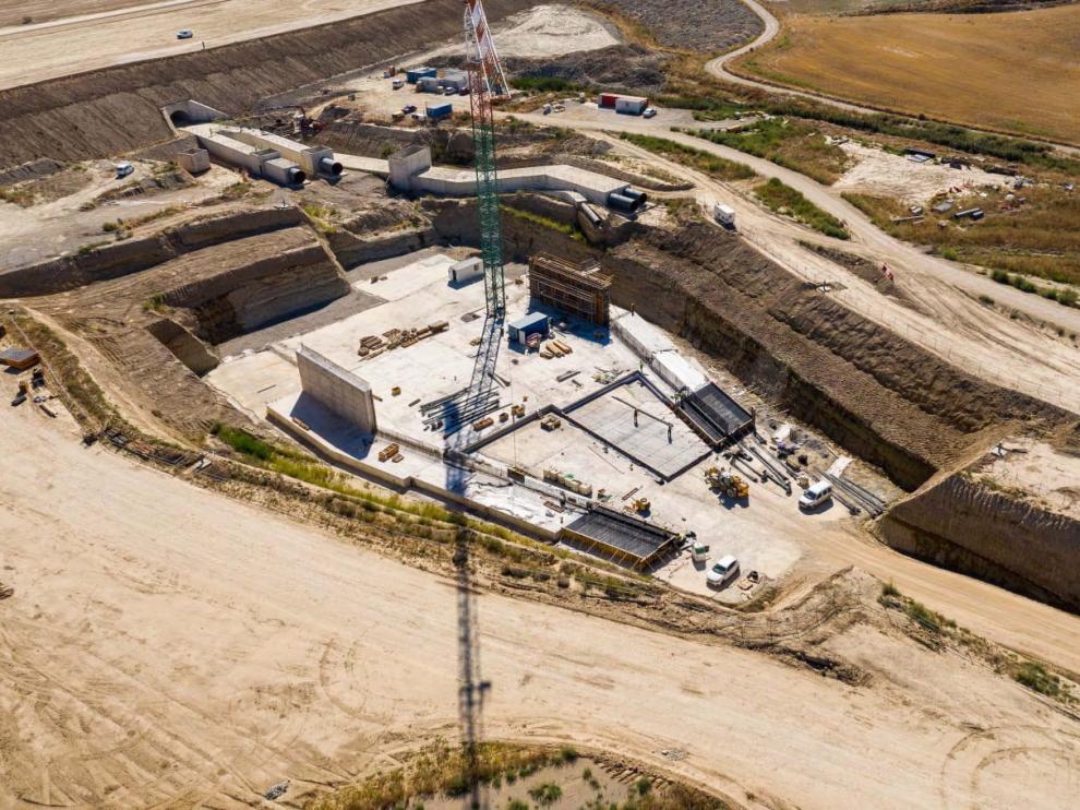 El embalse de Almudévar está ejecutado en un 50 % a poco más de 1 año de su fin