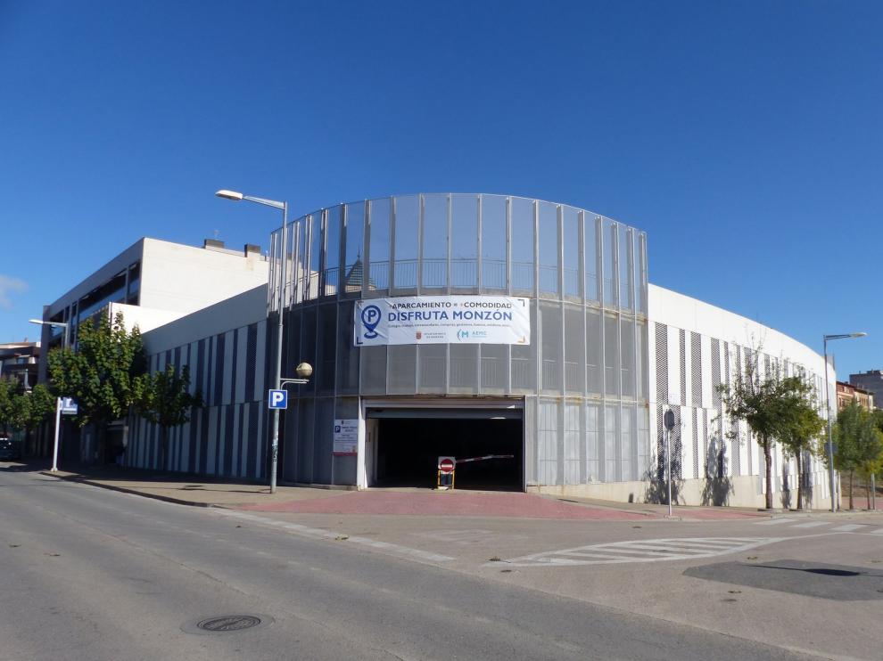 El parquin de Cortes de Aragón de Monzón se reacondicionará para garantizar un mejor uso y rotación de vehículos