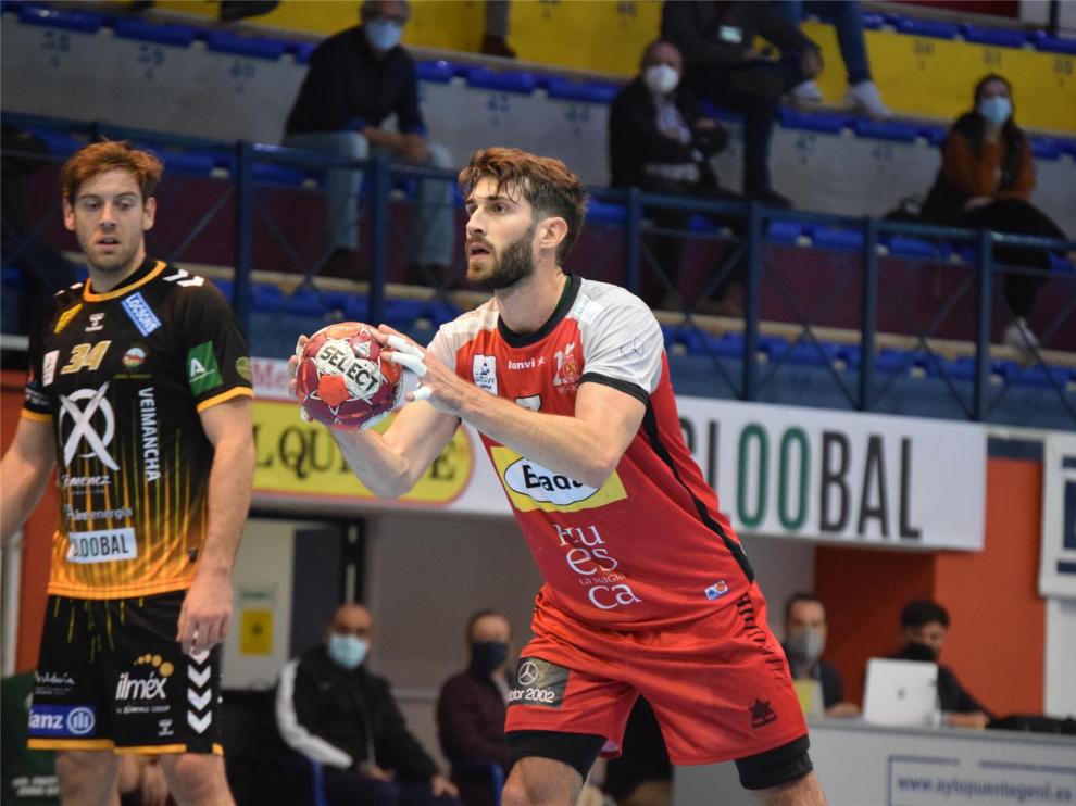 Bada Huesca se lleva una meritoria victoria de Puente Genil (28-30)