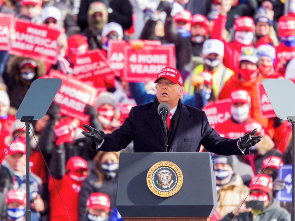 Trump y Biden buscan votos en una Florida que puede ser decisiva