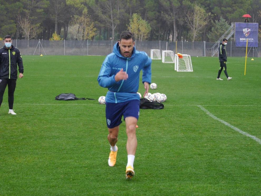 Pedro López, lateral del Huesca: "Necesitamos abrir la lata en los partidos"