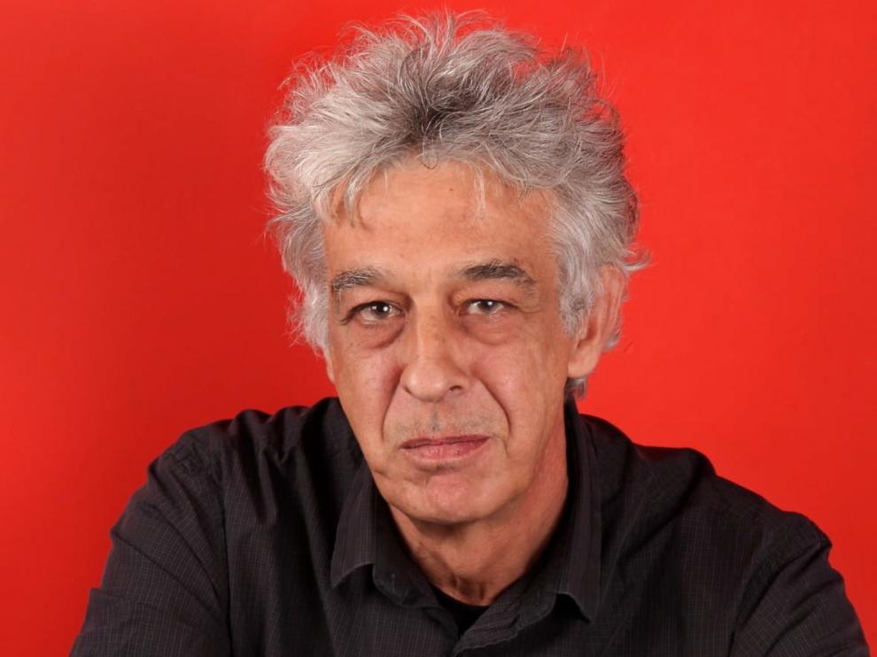 El escritor Carlos Castán reúne en "Cuentos" todos sus relatos breves