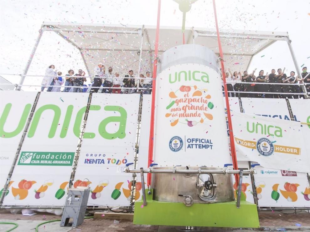 Un payaso maratoniano o un gazpacho gigante, entre los Récord Guinness