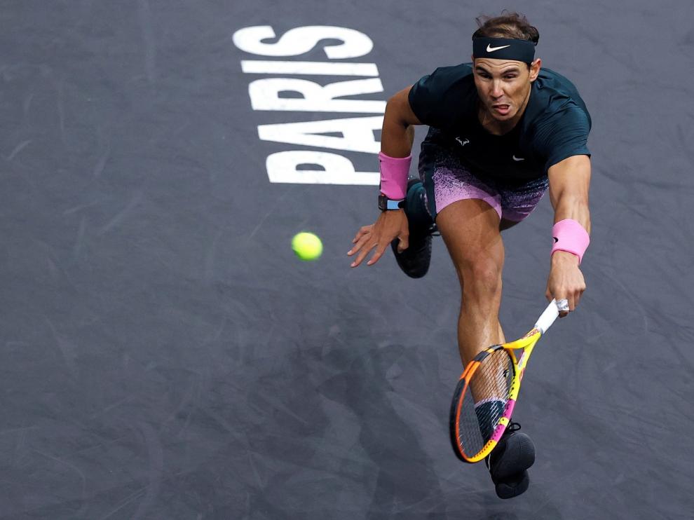 La resistencia de Rafa Nadal doblega a un combativo Carreño en el Masters 1000 de París