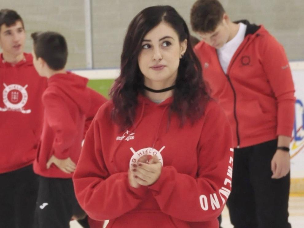 Elena Paules, capitana del Club de Hielo Jaca Femenino: "Estoy orgullosa de mis raíces, pero también me gusta viajar"