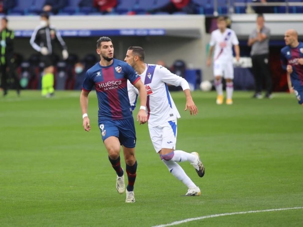 El Huesca vuelve a la senda de las buenas sensaciones pero sigue sin ganar (1-1)
