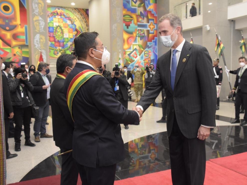 El Rey Felipe VI recibido con honores en su visita a Bolivia