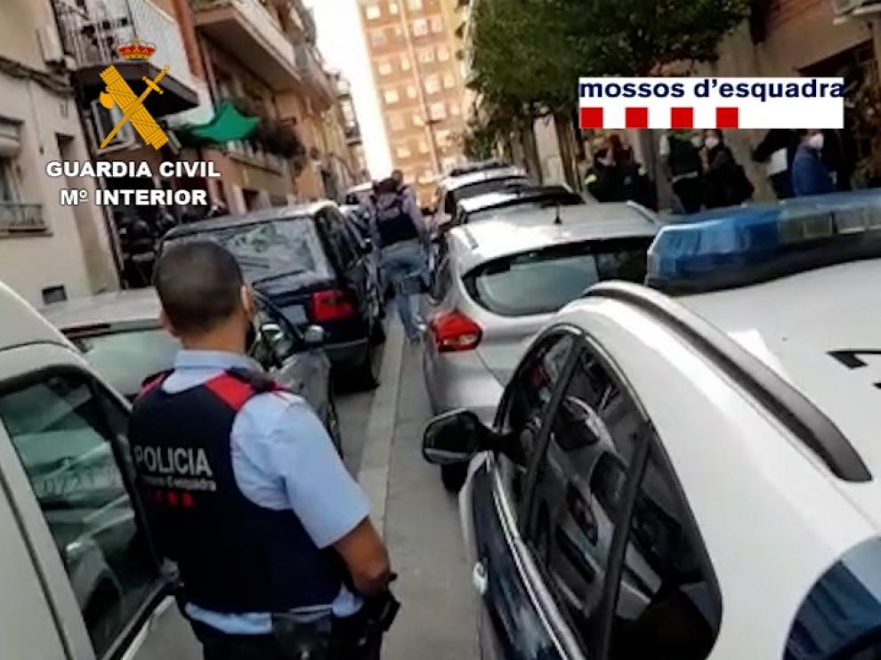 Detienen a un grupo criminal que robó en una tienda de telefonía de Monzón