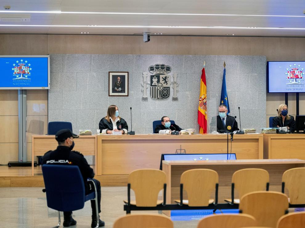Los yihadistas de Ripoll iban a atacar el Nou Camp, la Sagrada Familia y la Torre Eiffel