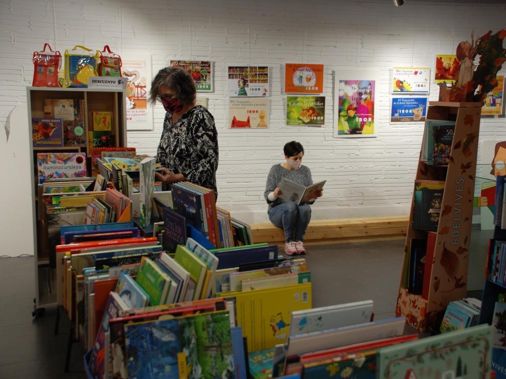 Librería Ibor de Barbastro anuncia novedades con una exposición de libros infantiles y juveniles