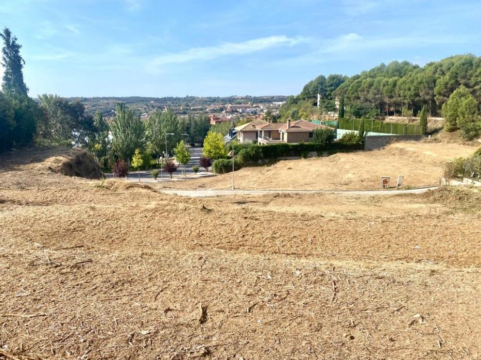 El área de Urbanismo del ayuntamiento de Barbastro realiza una campaña de sensibilización de limpieza de solares