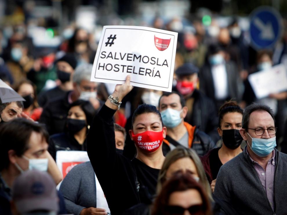 Miles de hosteleros protestan en la calle y exigen ayudas directas al sector