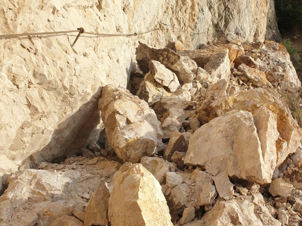 Un desprendimiento de rocas ha obligado a cerrar todos los accesos al Congosto de Mont-rebei