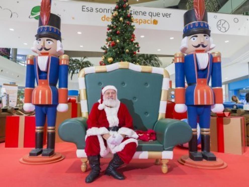 Papá Noel conectará con los niños aragoneses a través de videollamadas en Puerto Venecia