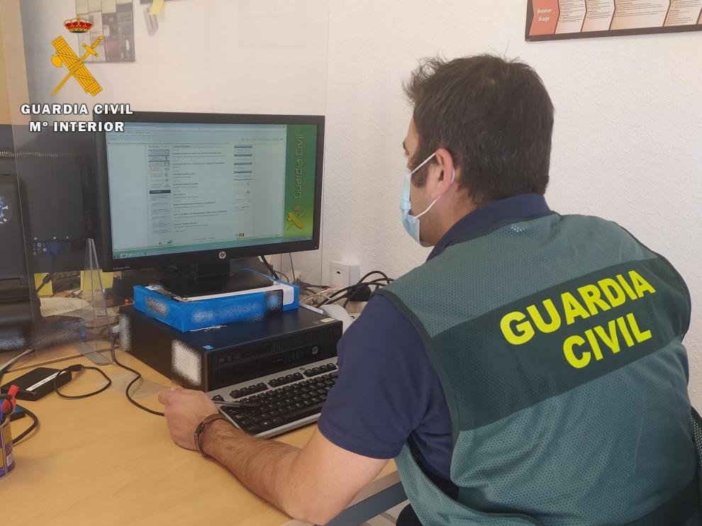 La Guardia Civil de Huesca da recomendaciones para comprar a través de internet