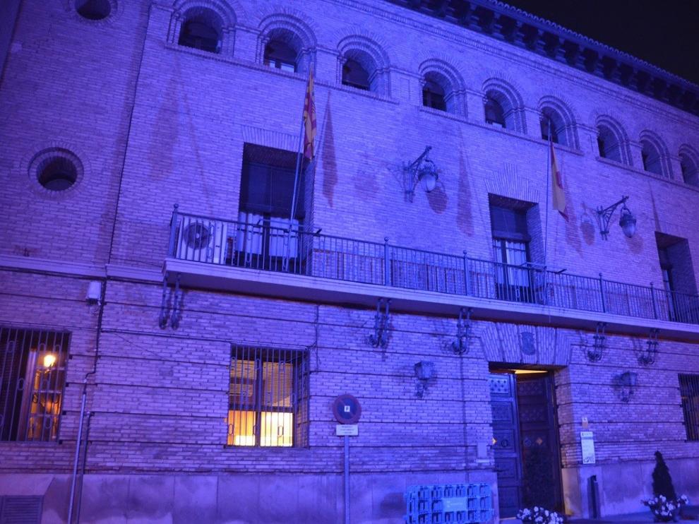 Barbastro se viste de azul por el Día Internacional de los Derechos de la Infancia