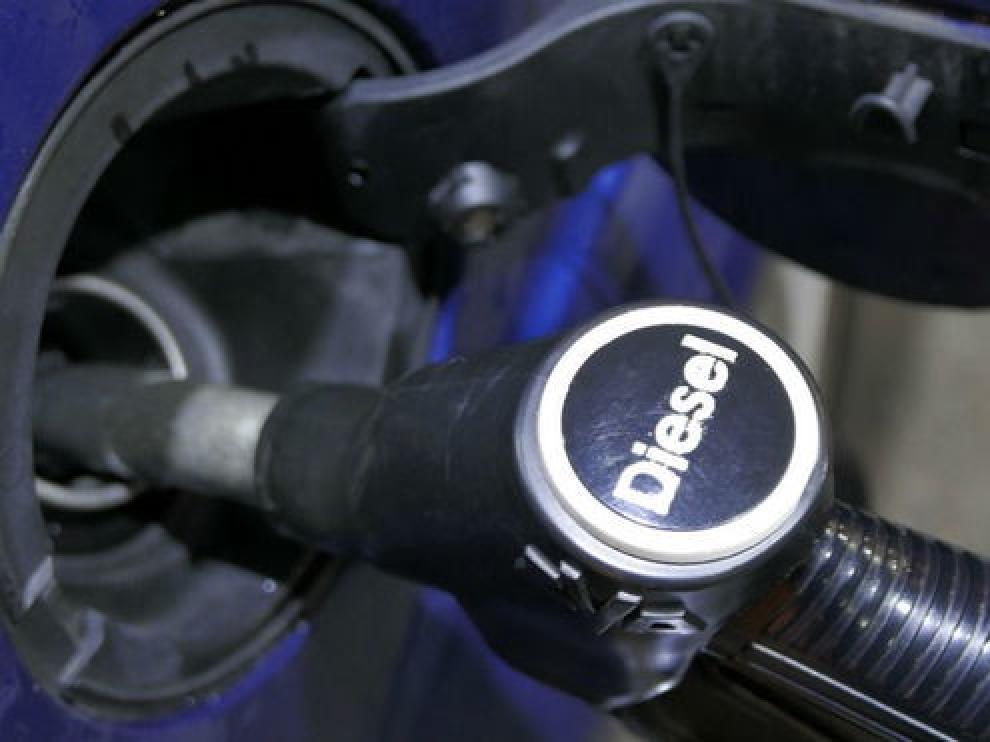 El impuesto al diésel sale de los PGE y habrá inversiones autonómicas