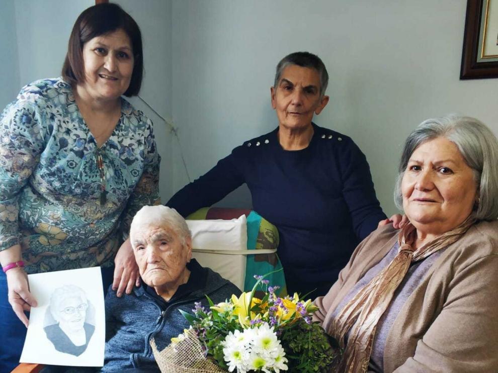 La Puebla de Castro felicita a Fernanda Barragán por su centenario