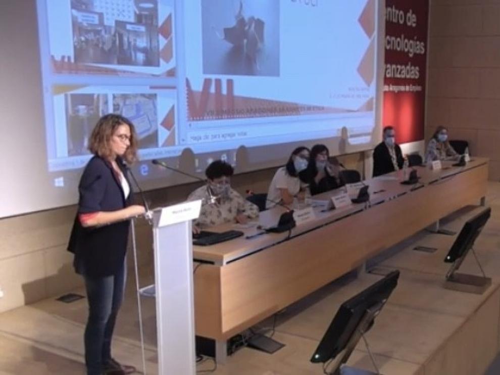 Marta Polo, enfermera de la UCI del San Jorge en Huesca: "Vivimos momentos muy emocionantes acercando a los pacientes a sus familias"
