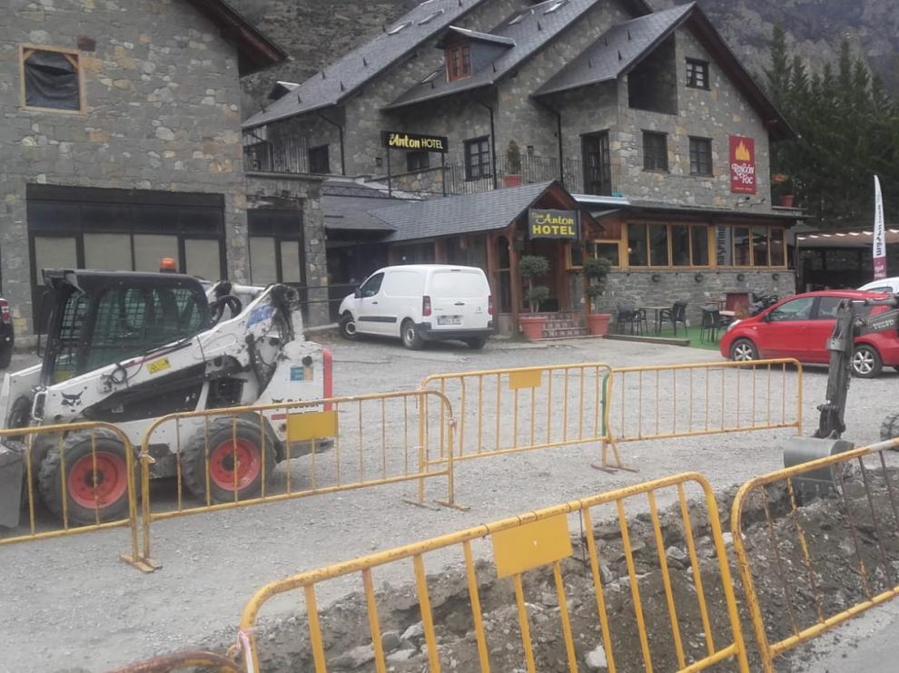 El escape de gas en una calle de Benaque obliga a desalojar varios minutos un hotel de la localidad