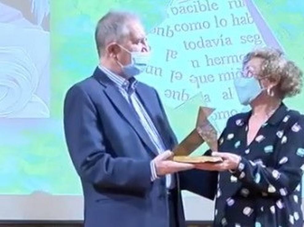 Escribir para que el mundo "avance hacia territorios más amables"