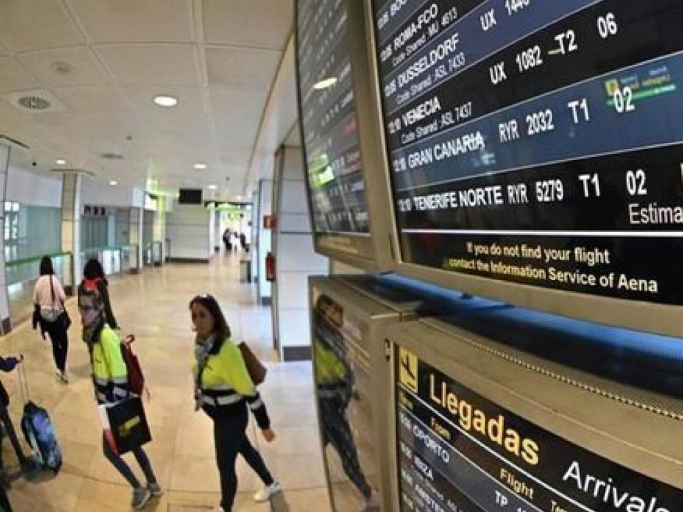 Vuelo cancelado por la pandemia y una oscense se pregunta: ¿Cómo puedo recuperar mi dinero?