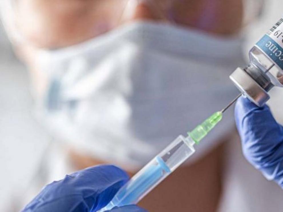 Pfizer y BioNtech solicitan autorización para distribuir su vacuna en la Unión Europea