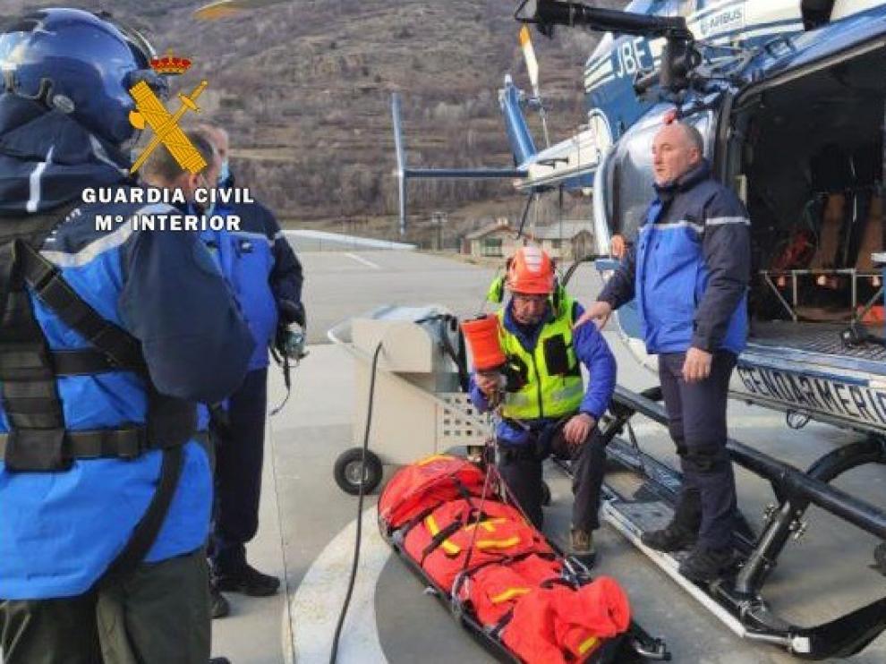 La Unidad Aérea de la Guardia Civil de Huesca se forma en la Escuela de Vuelo en Montaña de Briançon