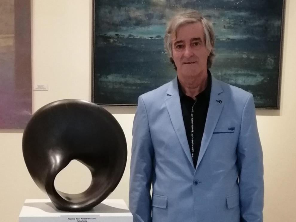 Anía gana el Premio de la Exposición de Otoño de Sevilla con la escultura "Abanico"