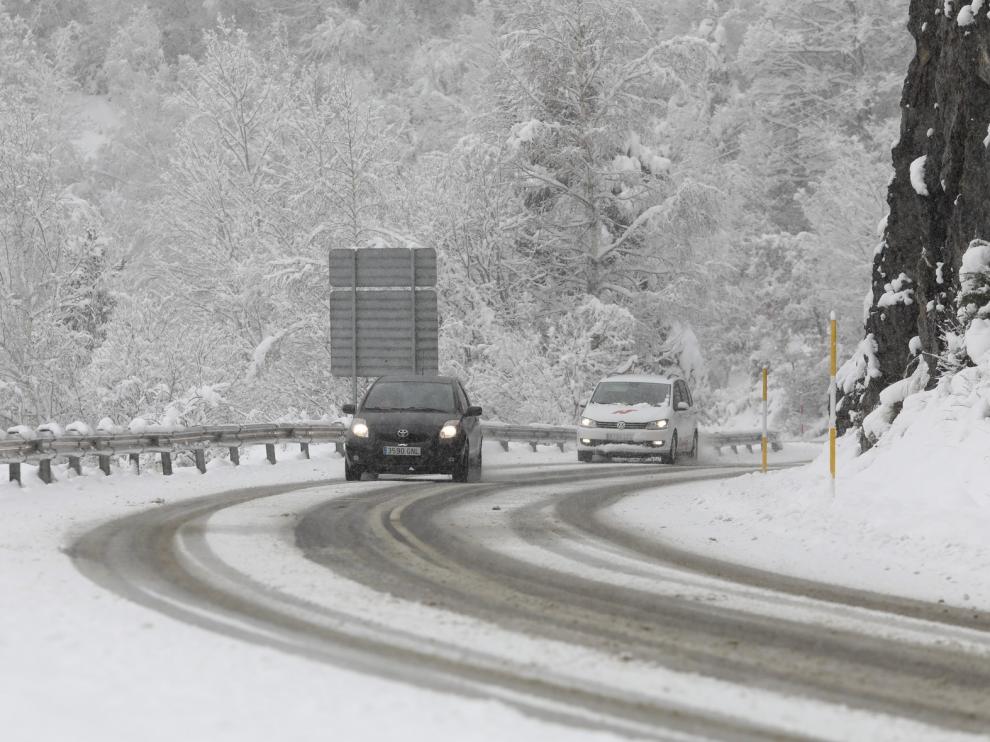 La borrasca mantiene las nevadas y el frío intenso en el norte de la provincia de Huesca